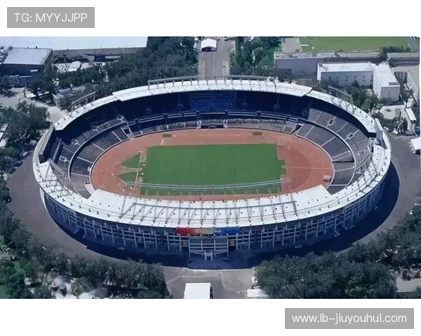 先锋体育足球场周边配套设施完善 成为城市新兴体育休闲中心